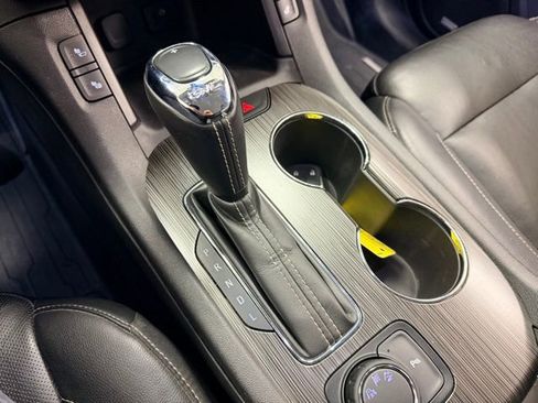 Certified 2019 GMC Acadia SLT image 17