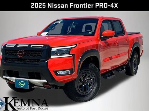 Used 2025 Nissan Frontier PRO-4X w/ Pro Convenience Package AWD/4WD image 3