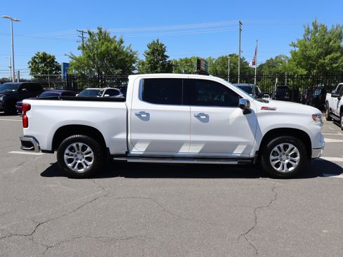 Used 2025 Chevrolet Silverado 1500 LTZ w/ Technology Package AWD/4WD image 11