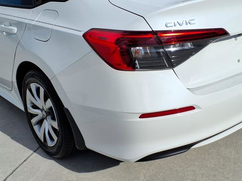 Used 2023 Honda Civic LX image 15