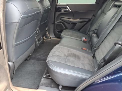 Used 2024 Mitsubishi Outlander SE AWD/4WD image 12