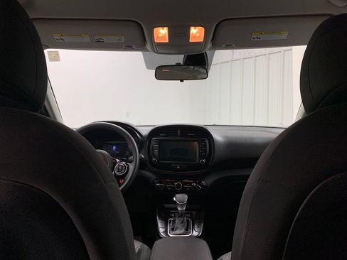 Used 2022 Kia Soul LX w/ Technology Package FWD image 16