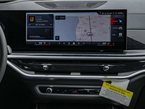 Used 2025 BMW X7 M60i image 10