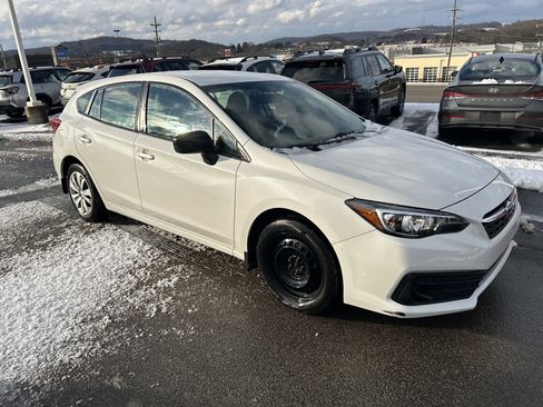 Used 2023 Subaru Impreza 2.0i image 2