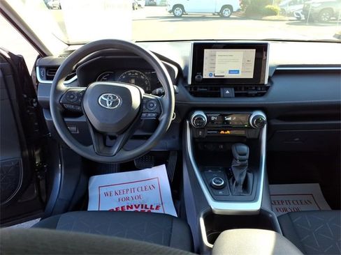 Used 2025 Toyota RAV4 XLE image 12