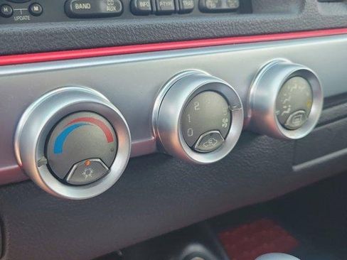 Used 2003 Chevrolet SSR w/ Preferred Equipment Group image 20