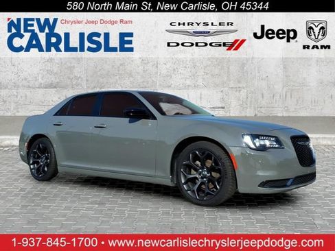 Used 2019 Chrysler 300 Touring w/ Sport Appearance Package RWD image 1