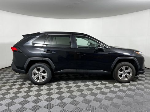 Used 2022 Toyota RAV4 XLE FWD image 4