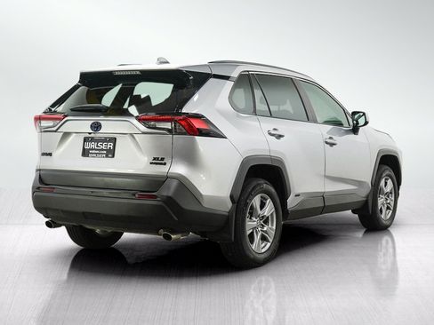 Used 2022 Toyota RAV4 XLE w/ Convenience Package AWD/4WD image 5