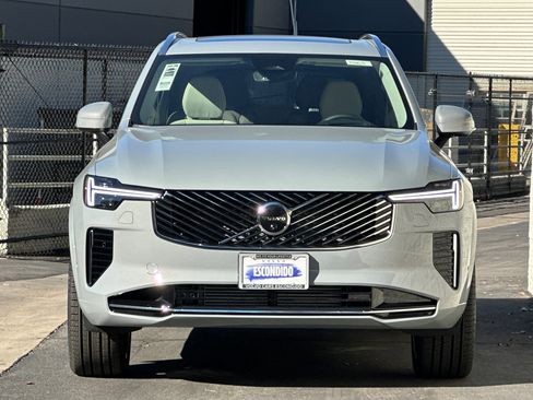 New 2026 Volvo XC90 T8 Ultra image 3