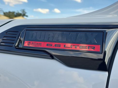 Used 2025 GMC Sierra 2500 AT4X image 30