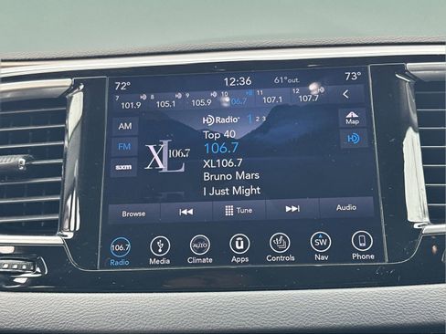 Used 2019 Chrysler Pacifica Touring-L Plus w/ Tire & Wheel Group image 12