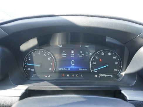 Used 2022 Ford Explorer XLT w/ Equipment Group 202A image 10