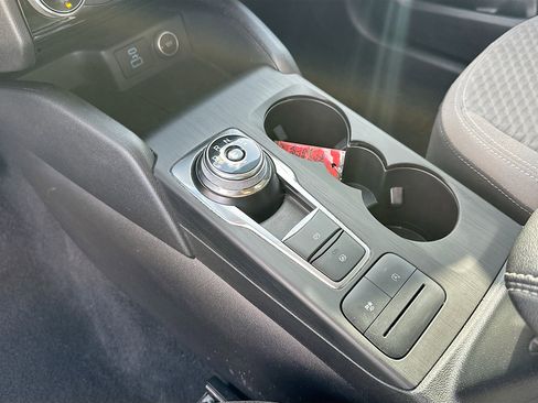 Certified 2021 Ford Escape SE w/ SE Sport Appearance Package image 17