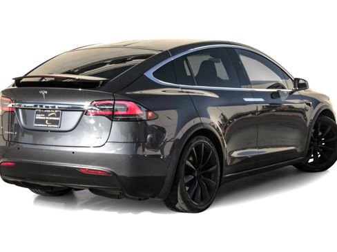 Used 2018 Tesla Model X 75D image 8