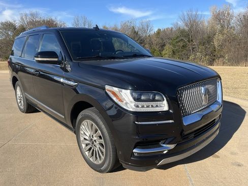 Used 2020 Lincoln Navigator Standard image 4