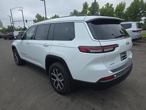 Used 2023 Jeep Grand Cherokee L Limited w/ Trailer Tow Group (B) AWD/4WD image 3