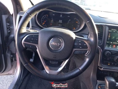 Used 2018 Jeep Grand Cherokee Altitude image 25