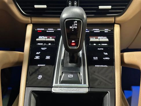 Used 2022 Porsche Cayenne Sport Utility 4D image 48