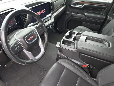Used 2024 GMC Sierra 1500 SLT image 9
