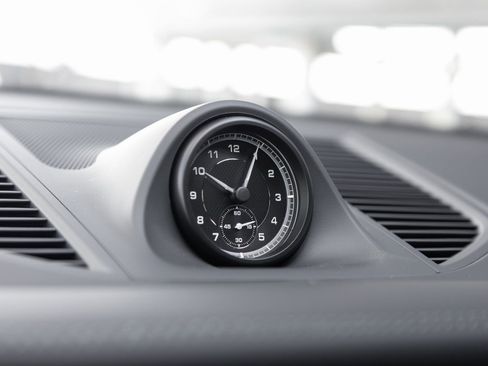 Certified 2025 Porsche Macan image 23