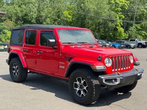 Used 2019 Jeep Wrangler Unlimited Sahara AWD/4WD image 3