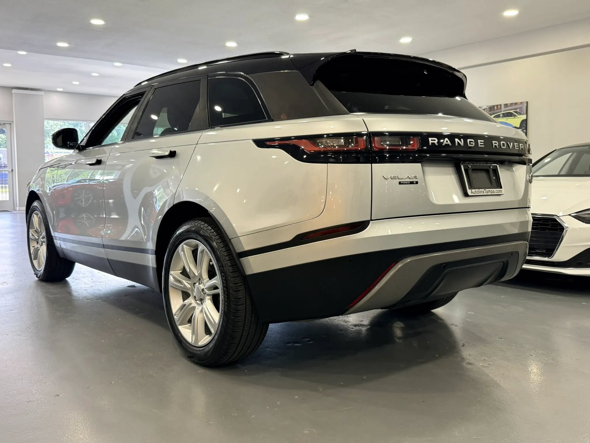 Used 2019 Land Rover Range Rover Velar S AWD/4WD image 5