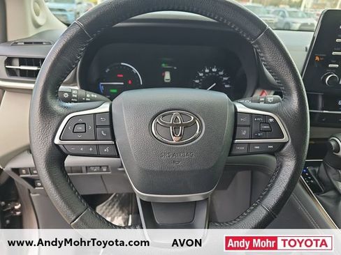 Used 2022 Toyota Sienna XLE w/ XLE Plus Package image 15