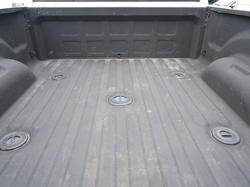 Used 2018 RAM 2500 SLT w/ Luxury Group image 18