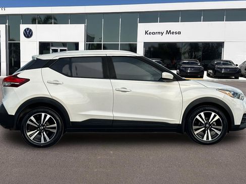 Used 2020 Nissan Kicks SV image 3