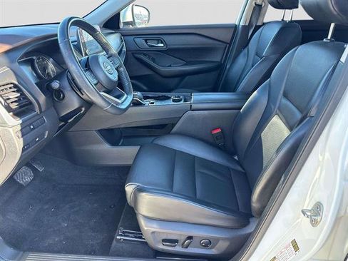 Certified 2022 Nissan Rogue SV w/ SV Premium Package image 9