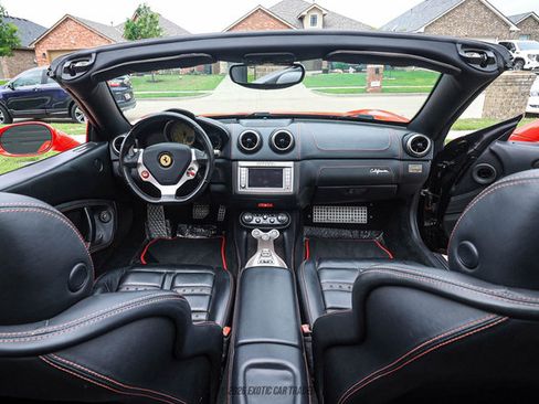 Used 2012 Ferrari California RWD image 30