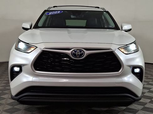 Used 2022 Toyota Highlander XLE AWD/4WD image 5