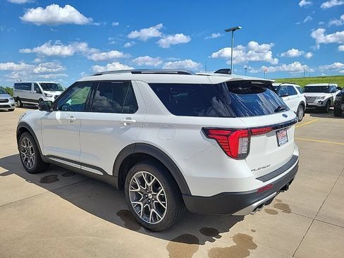 Used 2025 Ford Explorer Platinum w/ Ultimate Package AWD/4WD image 5