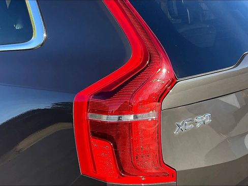 Used 2023 Volvo XC90 B6 Plus w/ Protection Package Premier image 33