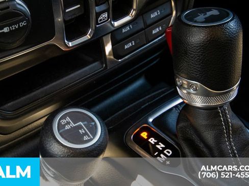 Used 2021 Jeep Wrangler Unlimited Sahara w/ Uconnect 4C Nav & Sound Group AWD/4WD image 11