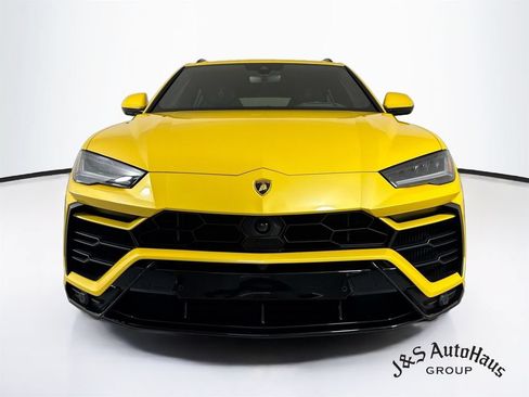 Used 2021 Lamborghini Urus AWD/4WD image 2