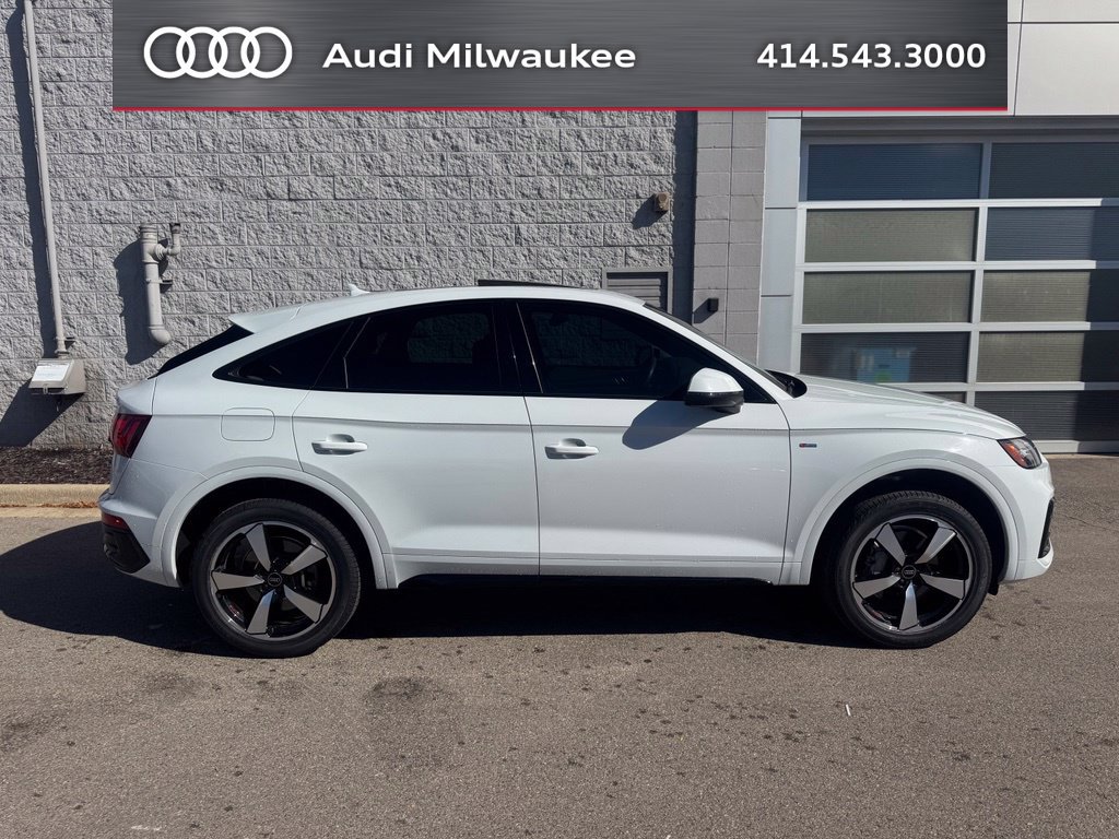 Used 2023 Audi Q5 2.0T Premium Plus w/ Premium Plus Package AWD/4WD image 2