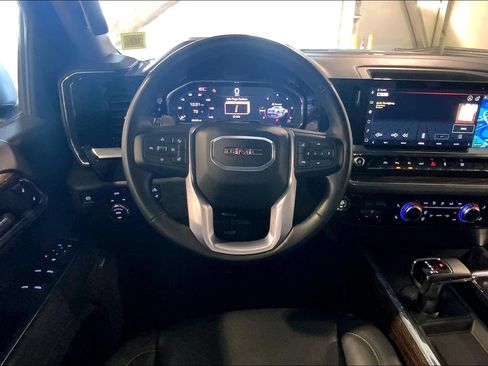 Used 2025 GMC Sierra 1500 Elevation w/ Elevation Premium Package AWD/4WD image 5