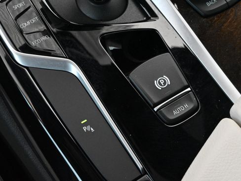 Used 2020 BMW 530i w/ Convenience Package RWD image 35