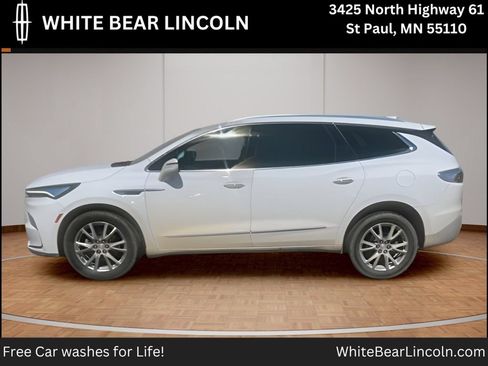 Used 2022 Buick Enclave Essence w/ Experience Buick Package AWD/4WD image 1