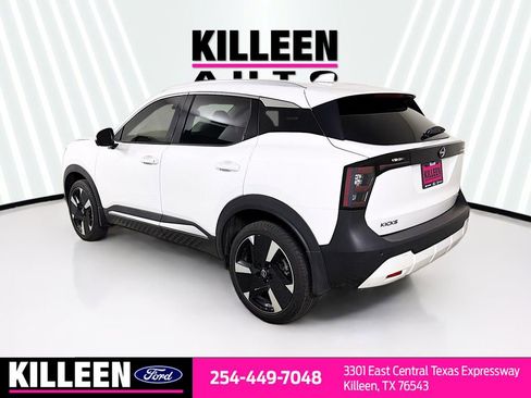 Used 2025 Nissan Kicks SR FWD image 6