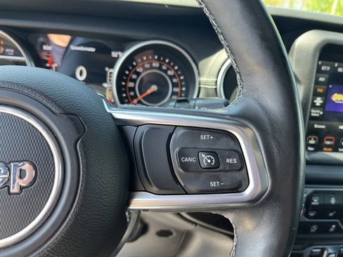 Used 2018 Jeep Wrangler Unlimited Sahara AWD/4WD image 21