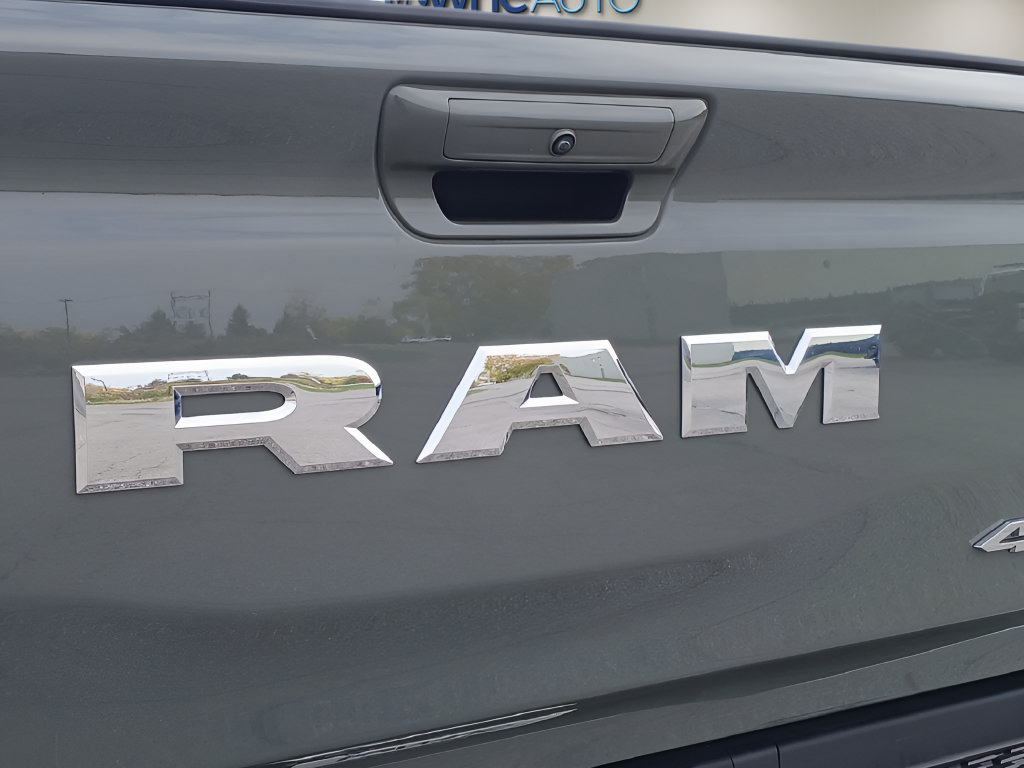 Used 2026 RAM 1500 Laramie AWD/4WD image 32