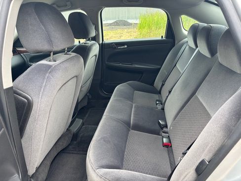 Used 2010 Chevrolet Impala LS FWD image 11
