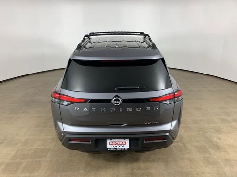 Used 2023 Nissan Pathfinder SV image 11
