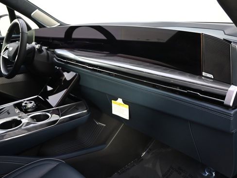 Certified 2025 Cadillac Escalade IQ Sport 2 image 15