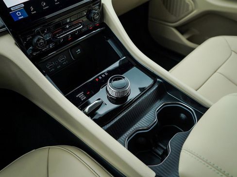 New 2025 Jeep Grand Cherokee Limited w/ Trailer Tow Package image 26