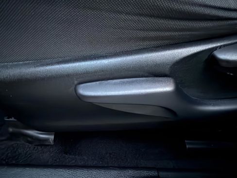 Used 2019 Toyota Highlander LE image 27