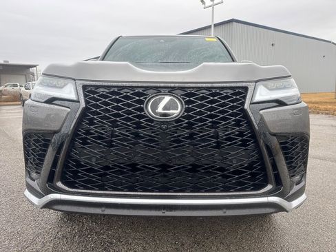 Used 2024 Lexus LX 600 F Sport image 10